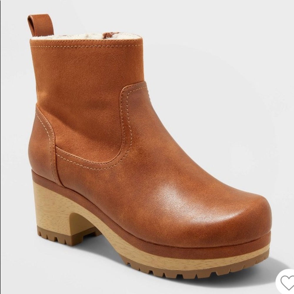 NWOT Target Universal Threads Maisie Clog Boots